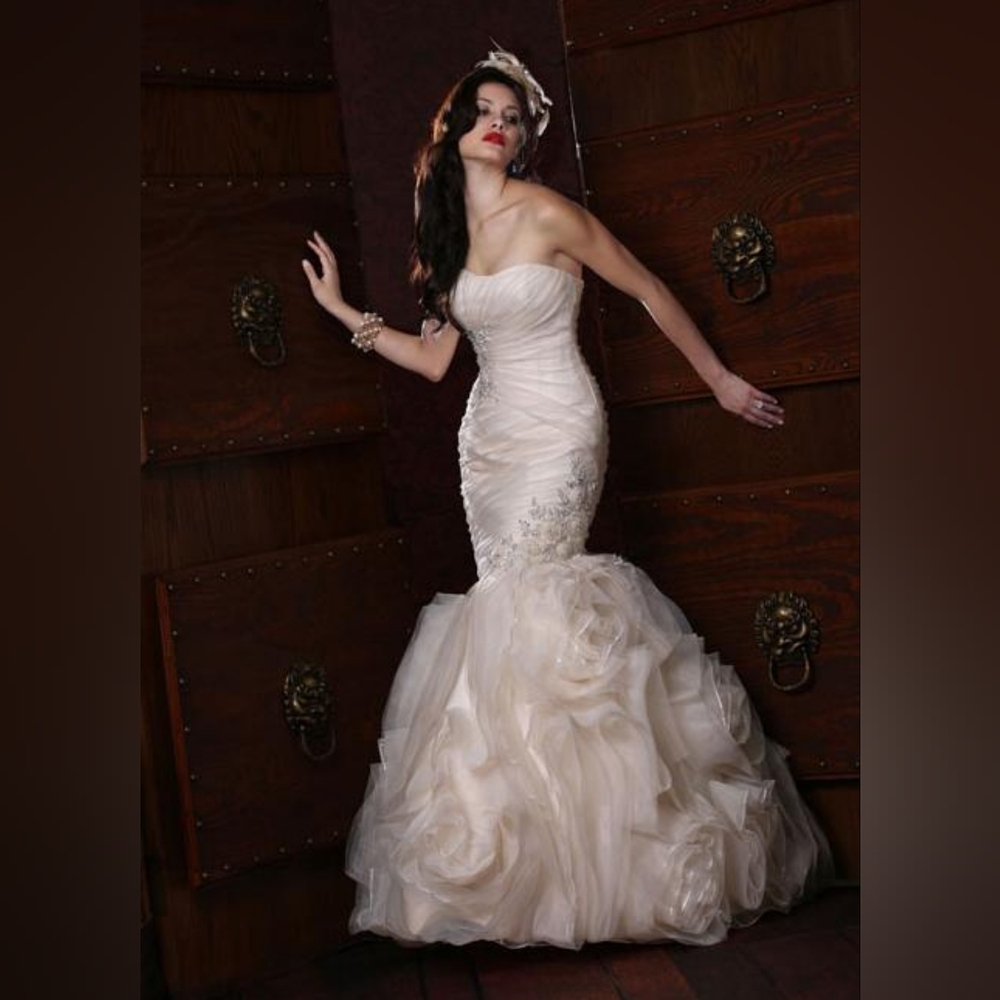 Elegant Cream Wedding Dress